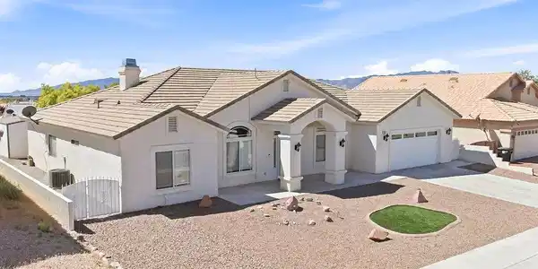 3571 E Vineyard Drive