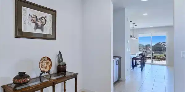 Image 4: Clean lines and a spacious layout create a seamles