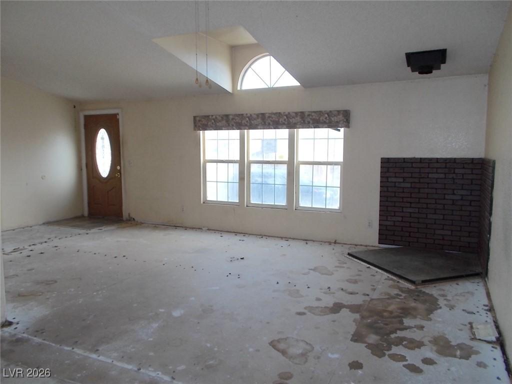 Image 4: View of unfurnished living room
