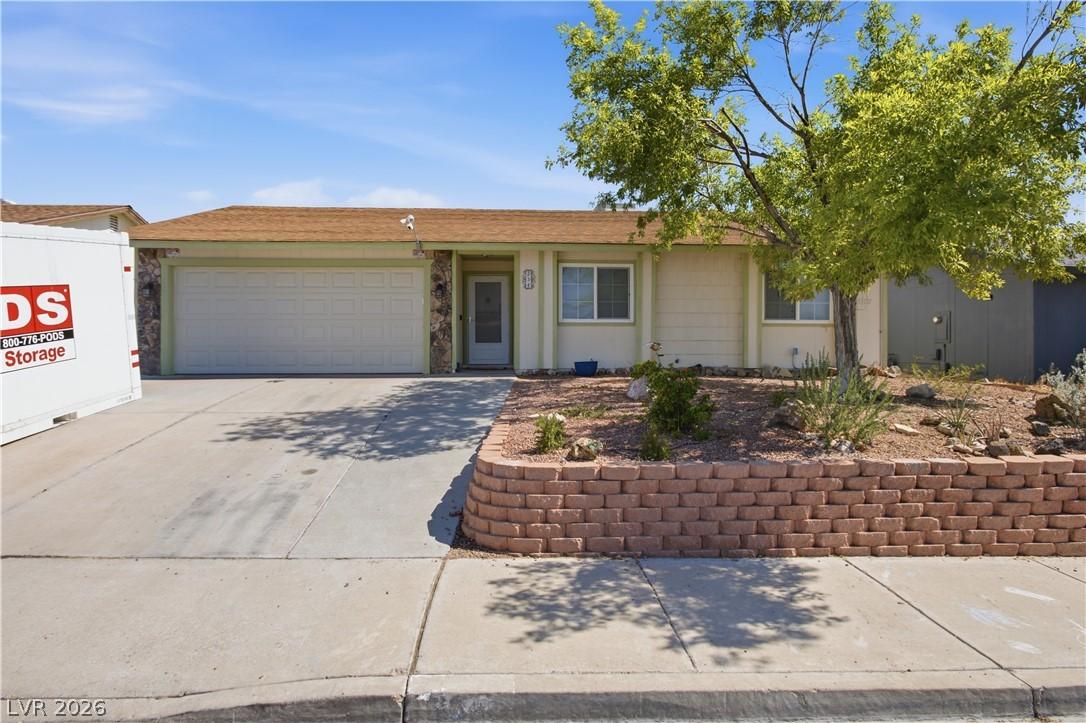Image 2: A classic ranch home, complete with a generous dri