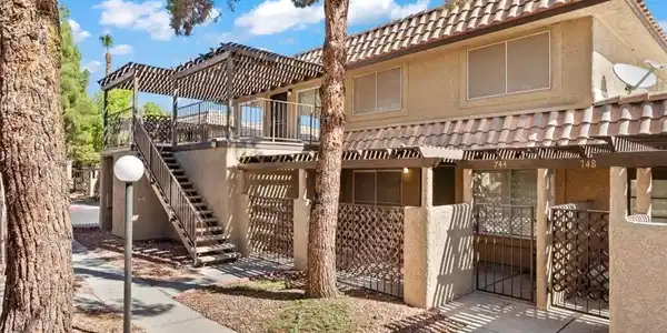 742 Nectarine Court