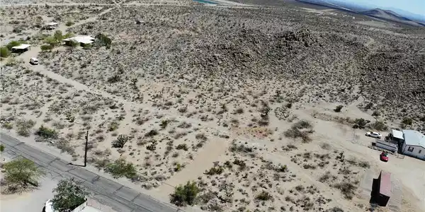 Image 4: Overview of rural landscape with a desert landscap