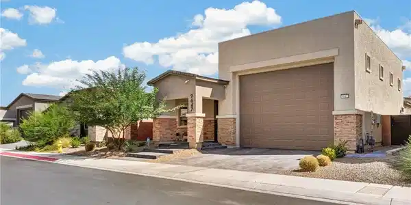 Image 2: Modern desert architecture combines stone accents
