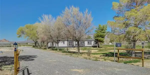 1850 W Simkins Road