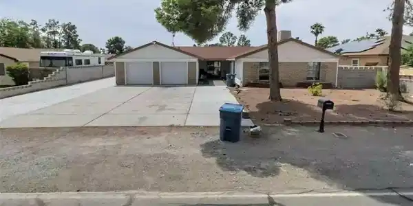 5701 Avenida Tampico