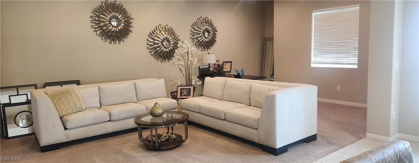 Image 2: Open floorplan with large living room