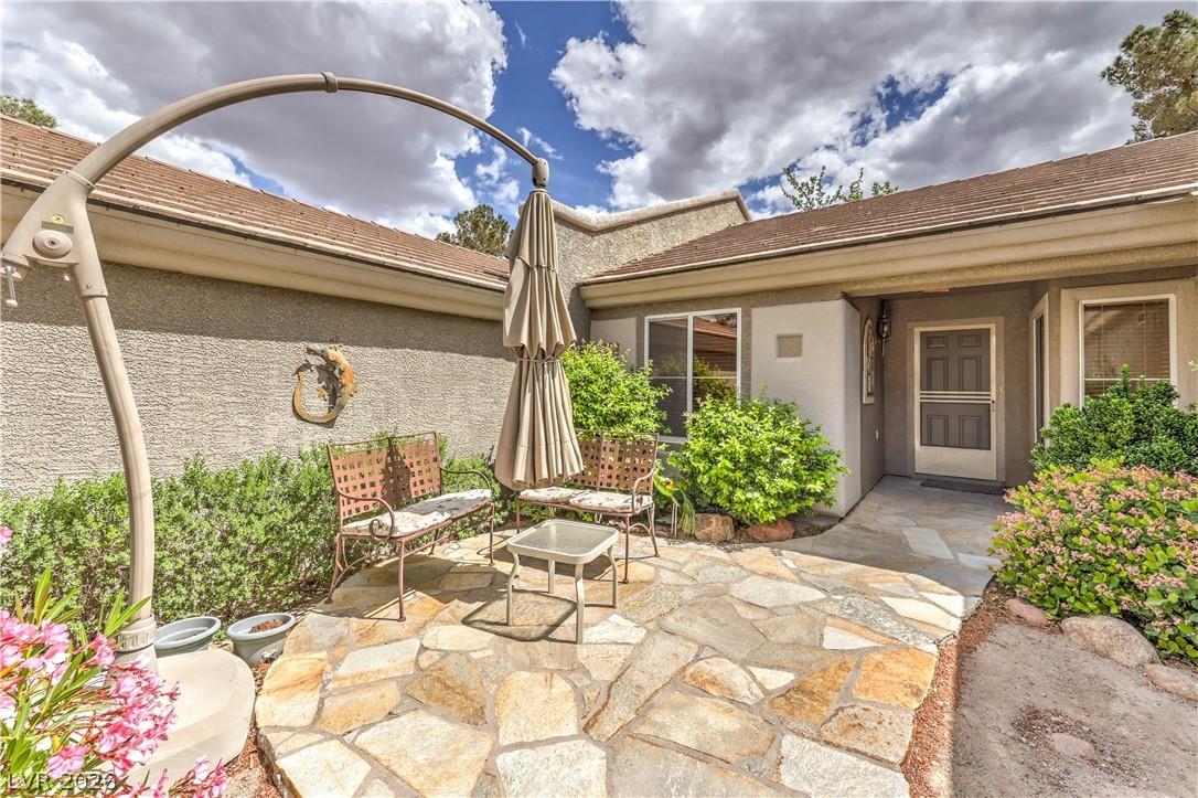 Image 4: Gated Courtyard Entry