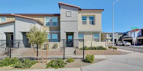 1907 Ottava Vista Street