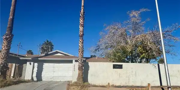 2500 Holly Avenue