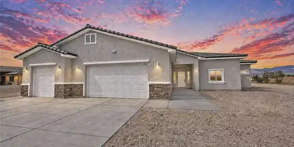 2950 Wisteria Way