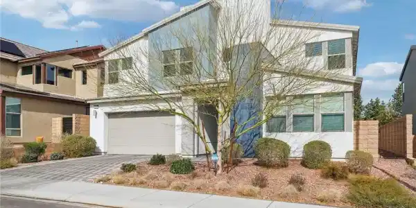 9690 Hiking Avenue