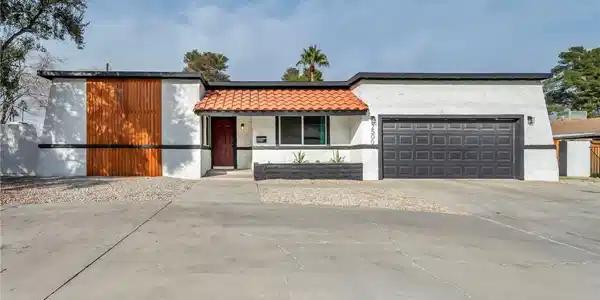 2500 W Oakey Boulevard