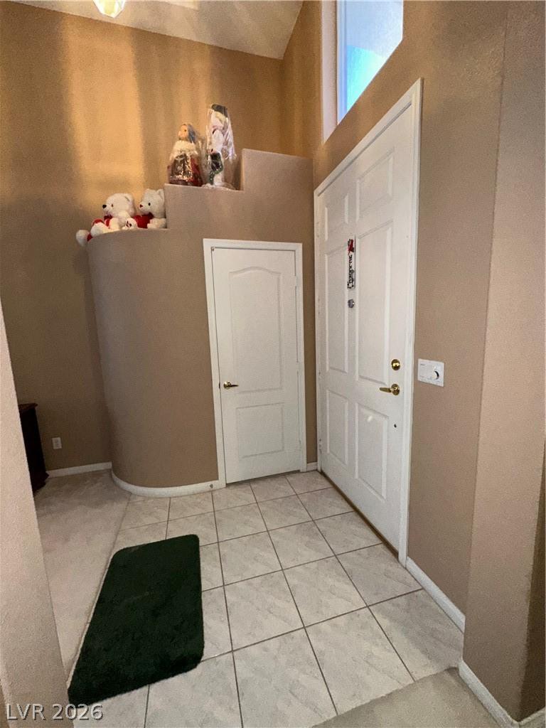 Image 4: Foyer