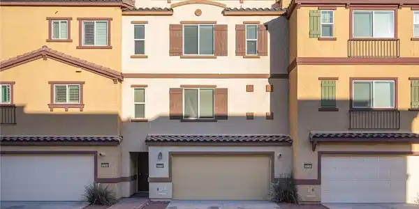 1525 Spiced Wine Avenue