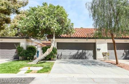 2560 Palmera Circle