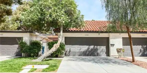 2560 Palmera Circle