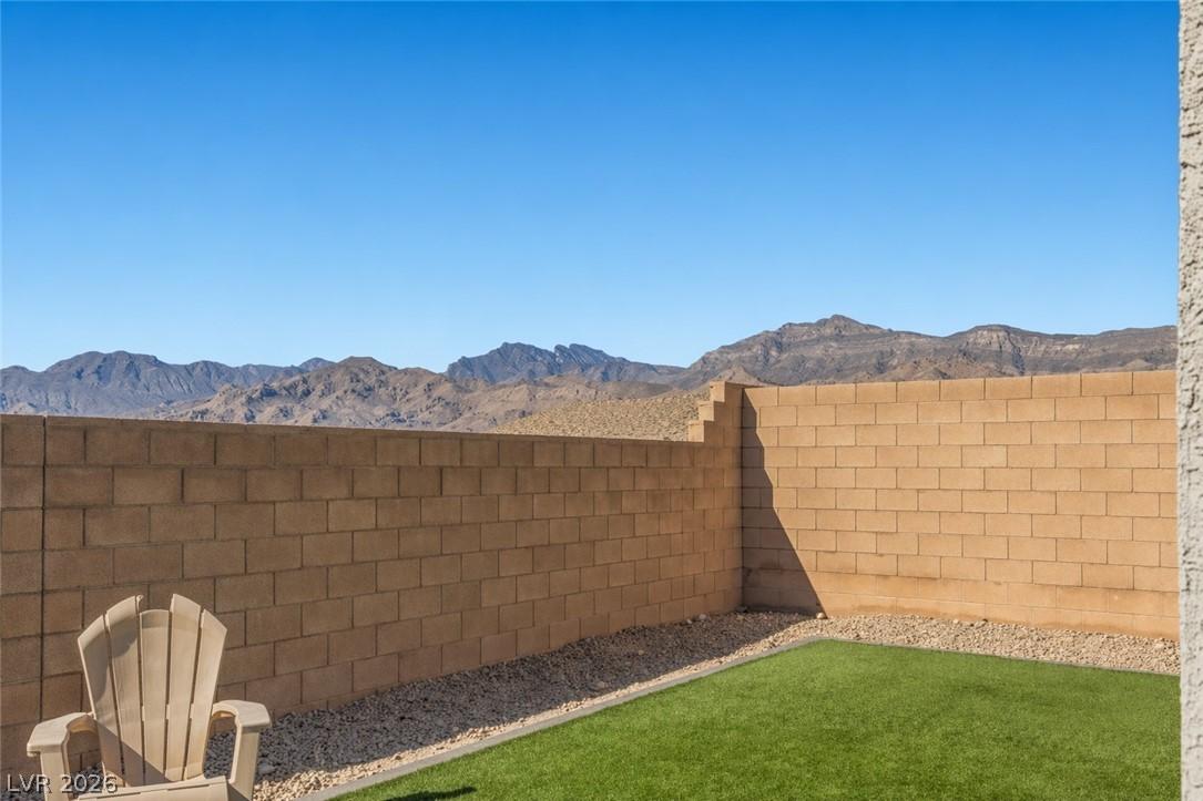 Image 3: Sweeping mountain views