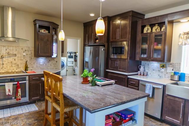 Image 3: Kitchen with stainless steel appliances, wall chim
