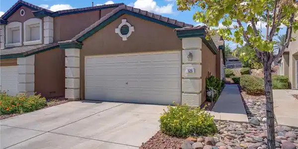 525 Crimson View Place