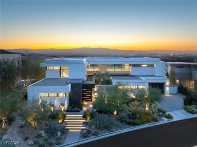9 Boulderback Drive