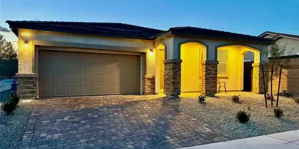 5113 Peaceful Paradise Street