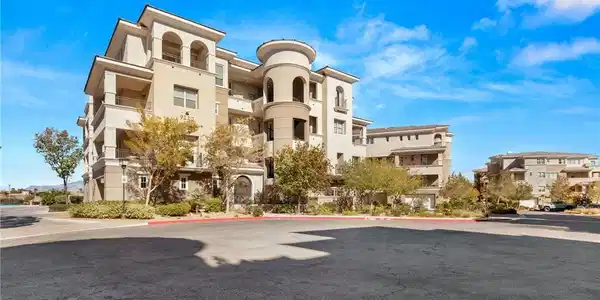 9220 Tesoras Drive