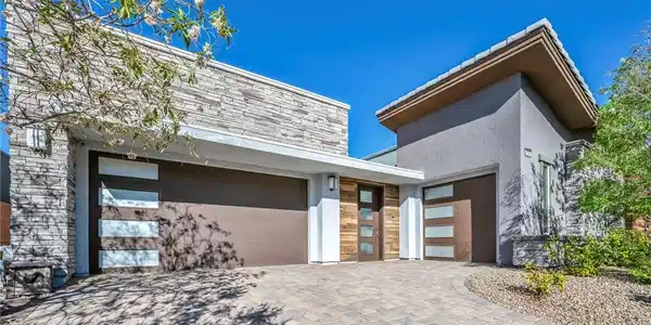 Image 4: Modern desert architecture blends stacked stone an