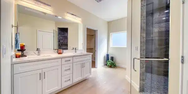Image 4: Primary Bath quartz counters-dua sinks