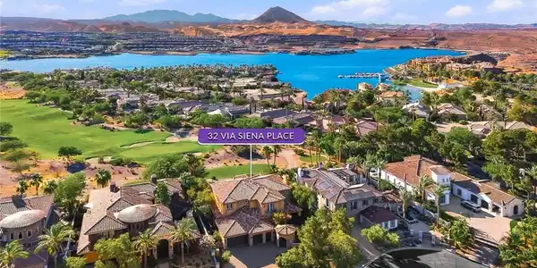 Image 3: Discover a magnificent residence with an exclusive