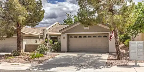 Image 2: Approximately 1,137 Sqft of Living Space, 1 Bedroo
