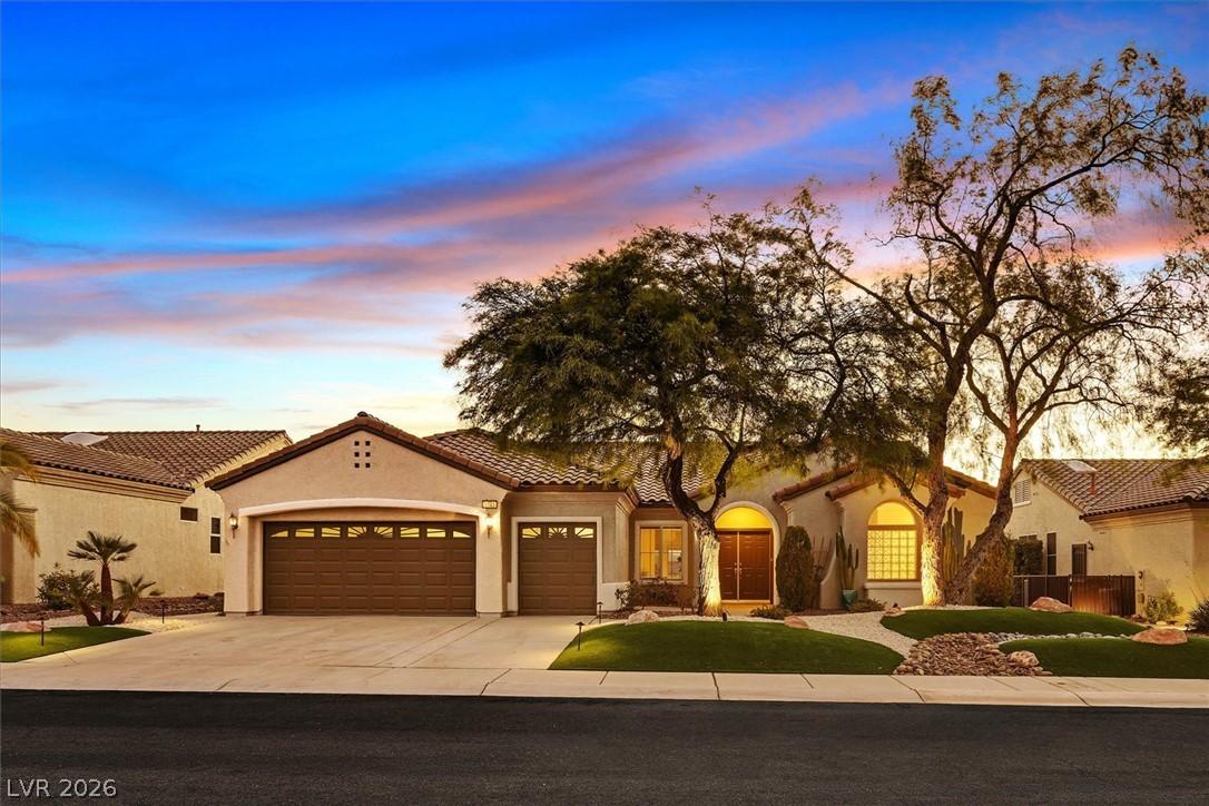 Image 3: Beautiful Like New Drive-Up