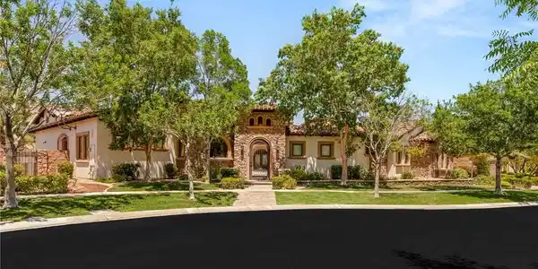 38 Pebble Dunes Court
