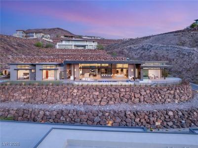 6 Hidden Heights Court