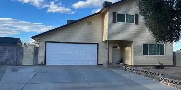 4138 Toronto Circle