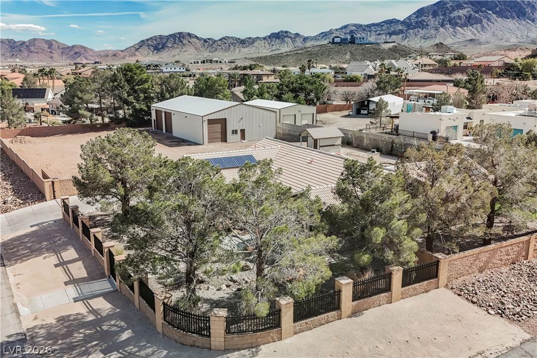 Image 3: Panoramic mountain views envelop this sprawling pr