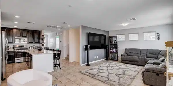 Image 3: An open-concept design seamlessly connects the kit