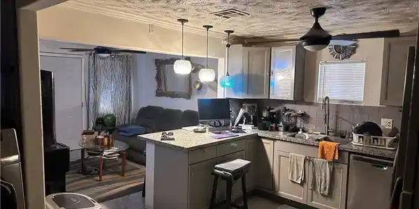 Image 3: Granite counters and stainless steel appliances co