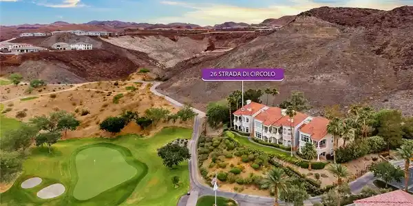 Image 4: Dramatic mountain vistas frame this desert golf co