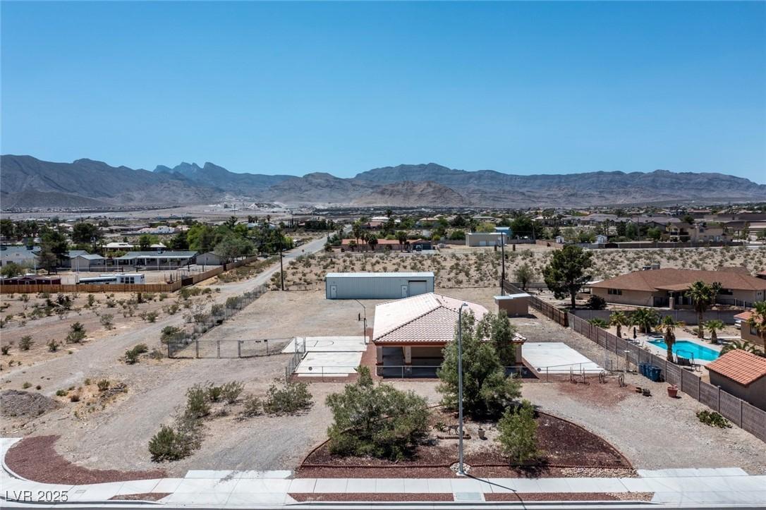 Image 2: View of Property from Horseshoe Driveway.