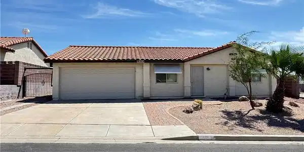 2854 La Palma Drive