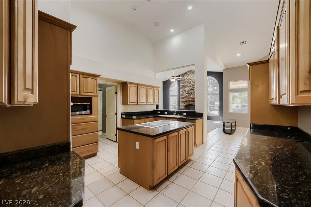Image 4: Kitchen - 1st House