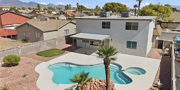 Image 2: Fantastic Yard Pool and Spa all new ...