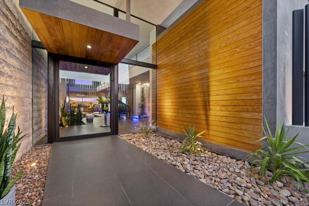 Image 4: Modern architecture greets guests with an inviting