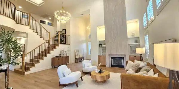 Image 2: Soaring ceilings and a floor-to-ceiling fireplace