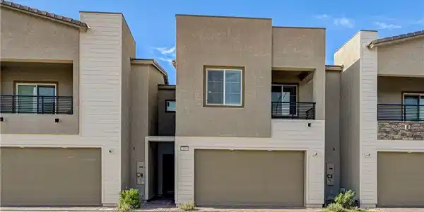 226 White Crest Peak Avenue