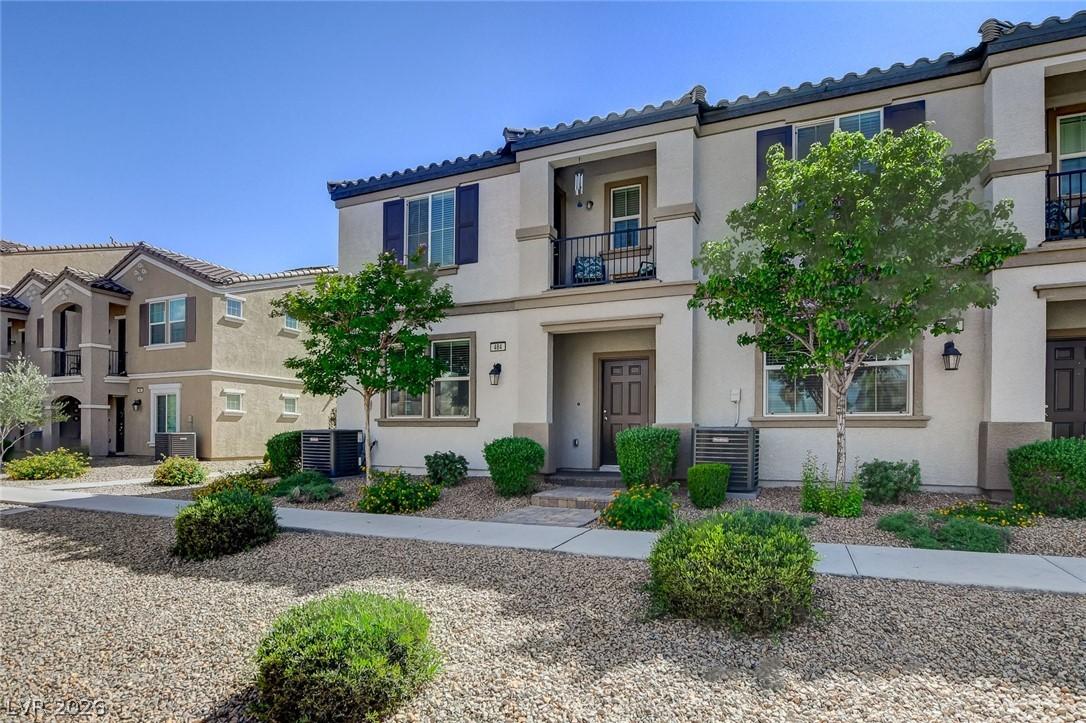 Image 4: This charming residence features appealing exterio
