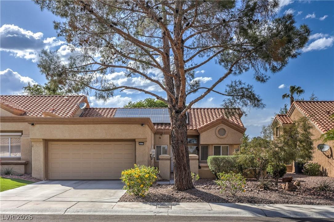 Image 2: Beautiful Townhouse located in Sun City Summerlin