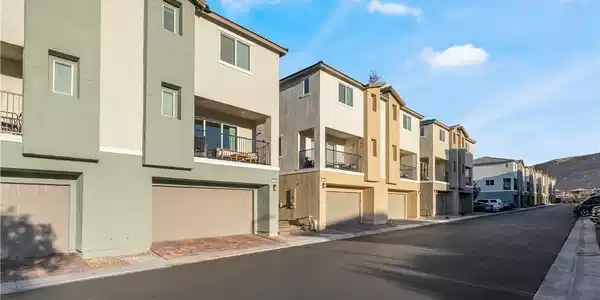 Image 2: Modern multi-level exterior architecture showcases