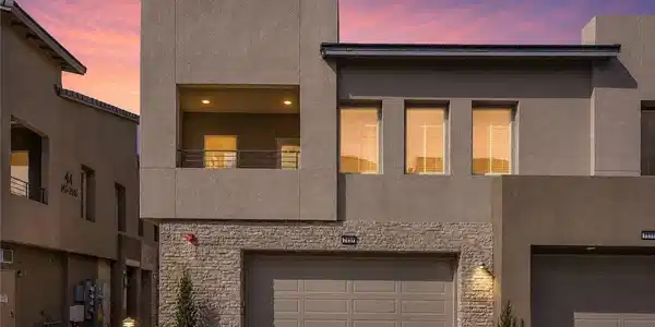 600 N Carriage Hill Drive