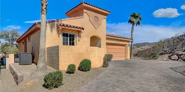 1150 Calcione Drive